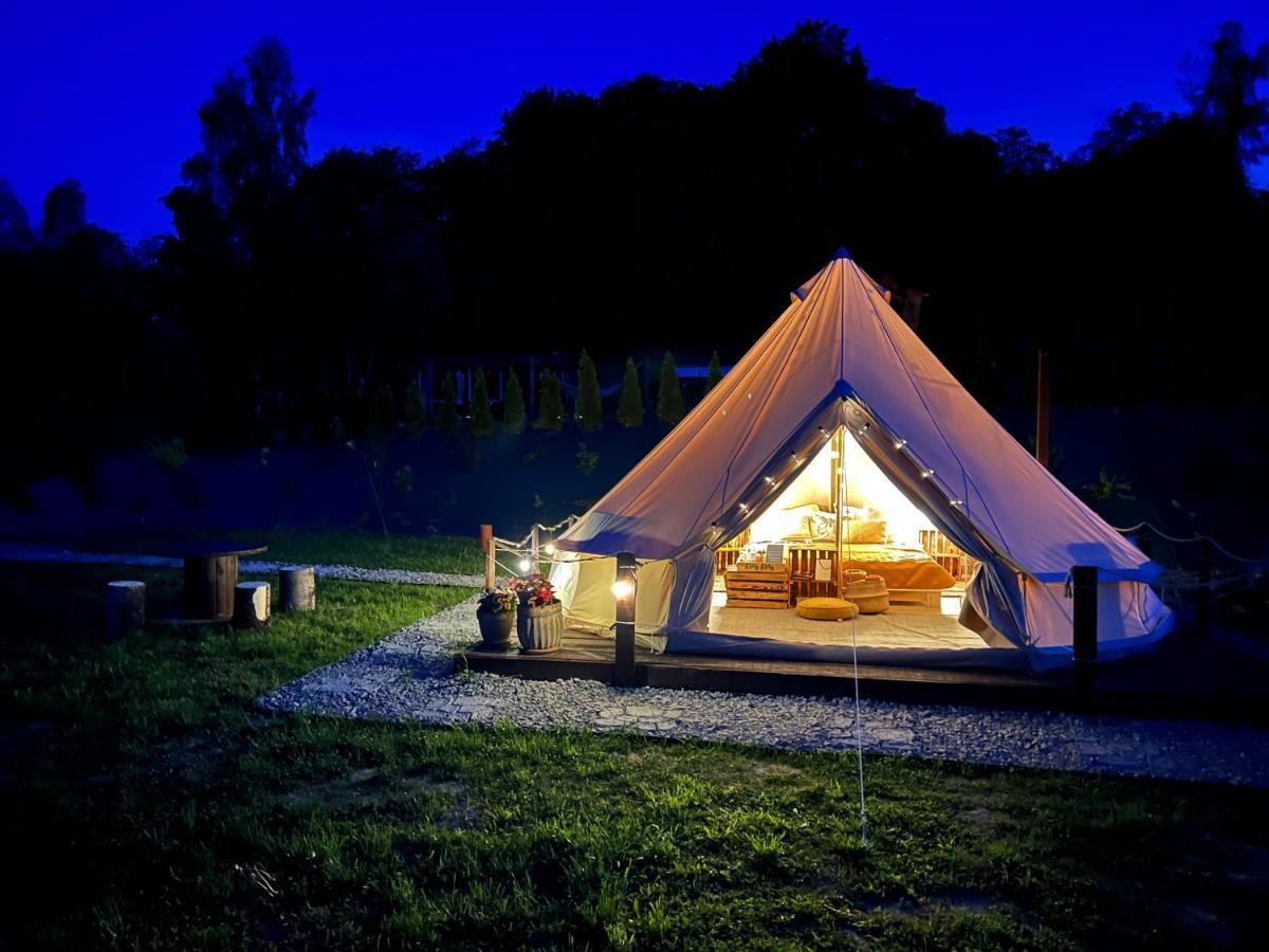 Glamping Bieszczady Z Jacuzzi I Basenem Hotel Solina  Exterior photo