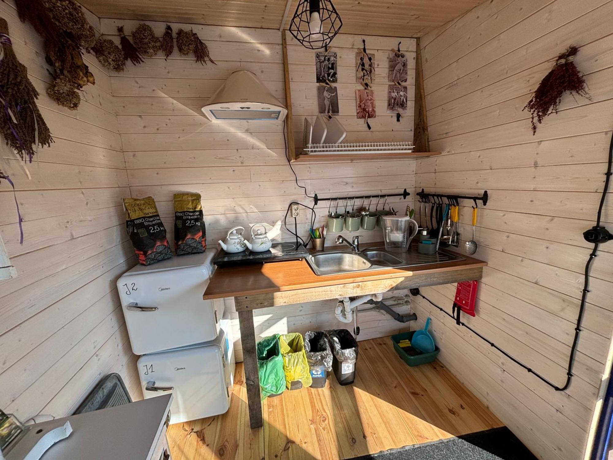 Glamping Bieszczady Z Jacuzzi I Basenem Hotel Solina  Exterior photo