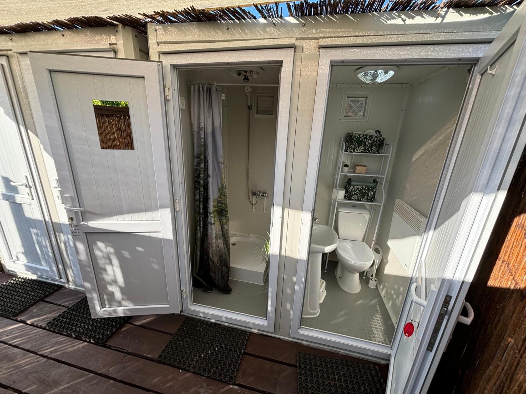 Glamping Bieszczady Z Jacuzzi I Basenem Hotel Solina  Exterior photo